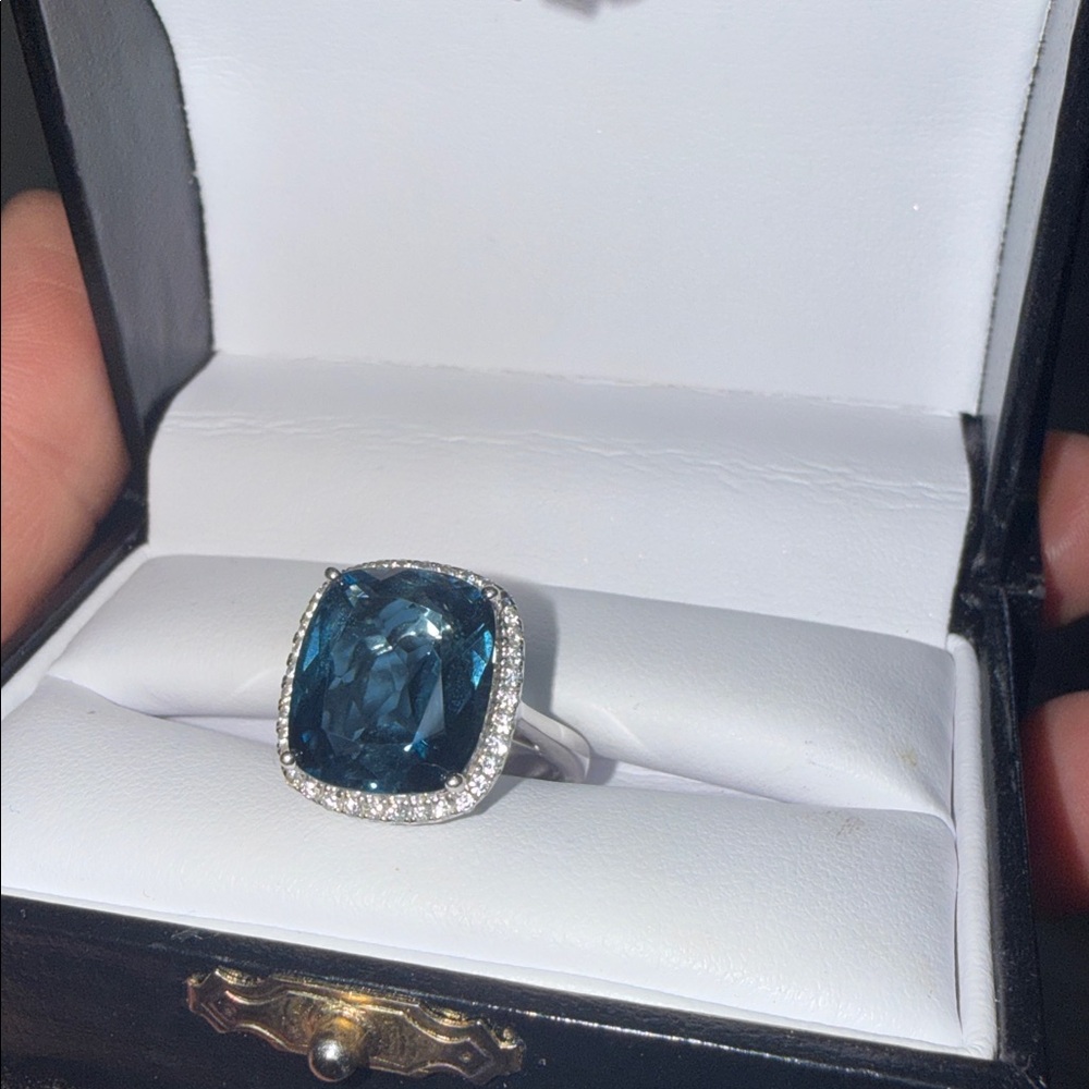 Effy  white gold Ring with Deep Blue Gemstone